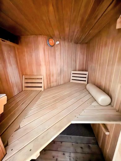 Unterbilk: Helle 3-Zimmer-Wohnung mit Sauna und Kamin