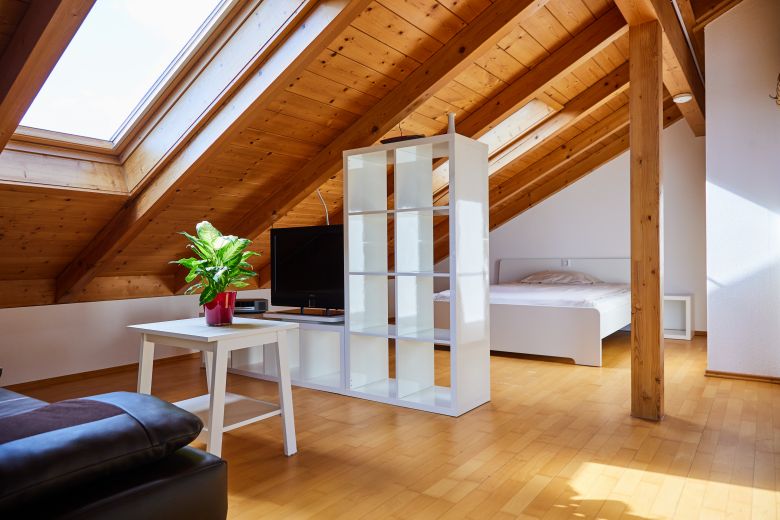 M&ouml;biliertes Apartment mit Balkon in Gro&szlig;karolinenfeld