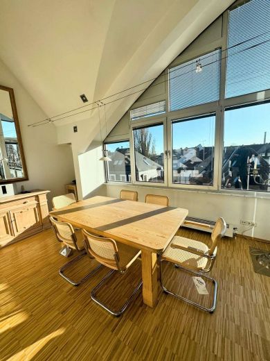 Penthouse-Loft-Wohnung &uuml;ber zwei Ebenen in Toplage von Oberkassel