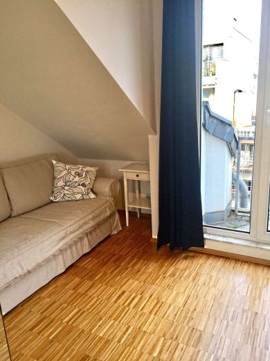 Penthouse-Loft-Wohnung &uuml;ber zwei Ebenen in Toplage von Oberkassel