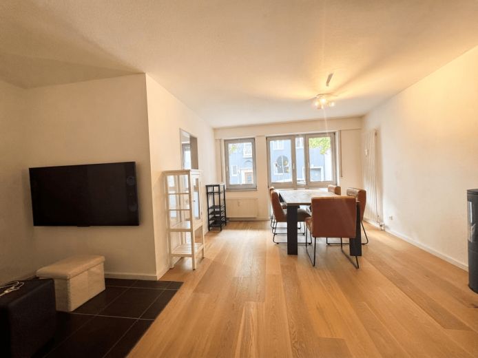 Oberkassel: 2-Zimmmer- Wohnung mit Stellplatz