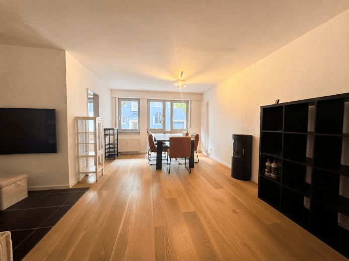 Oberkassel: 2-Zimmmer- Wohnung mit Stellplatz