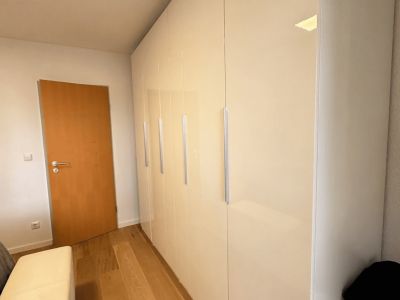 Oberkassel: 2-Zimmmer- Wohnung mit Stellplatz