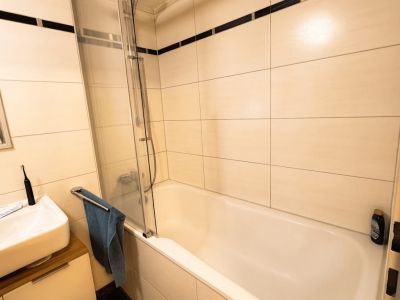 Oberkassel: 2-Zimmmer- Wohnung mit Stellplatz