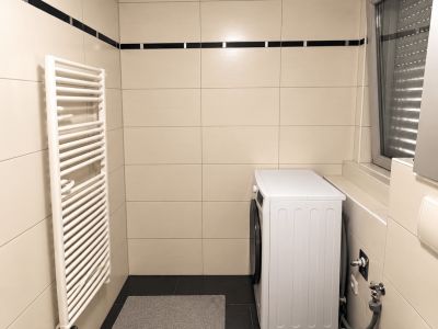 Oberkassel: 2-Zimmmer- Wohnung mit Stellplatz