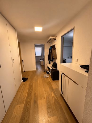 Oberkassel: 2-Zimmmer- Wohnung mit Stellplatz