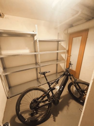 Oberkassel: 2-Zimmmer- Wohnung mit Stellplatz