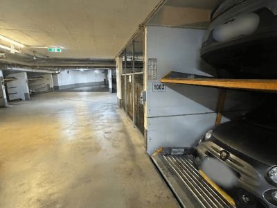 Oberkassel: 2-Zimmmer- Wohnung mit Stellplatz