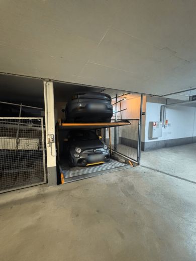 Oberkassel: 2-Zimmmer- Wohnung mit Stellplatz