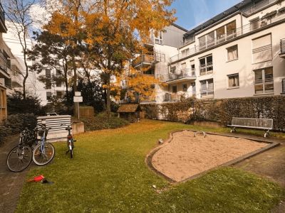 Oberkassel: 2-Zimmmer- Wohnung mit Stellplatz
