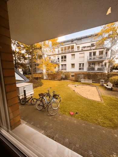Oberkassel: 2-Zimmmer- Wohnung mit Stellplatz