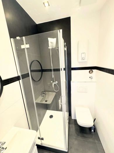 F&uuml;rstenwall: komplett saniertes 2-Zimmer-Apartment im Hinterhof