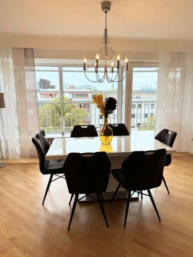 5 Zimmer-Wohnung mit Dachterrasse