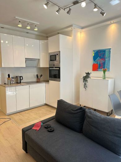 F&uuml;rstenwall: komplett sanierte 2-Zimmer-Wohnung