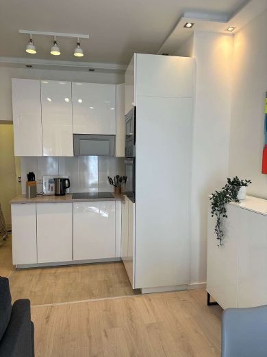 F&uuml;rstenwall: komplett sanierte 2-Zimmer-Wohnung