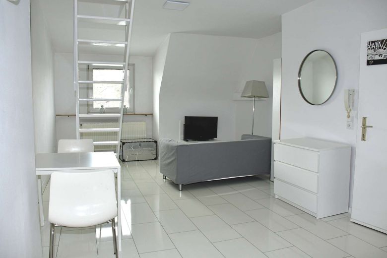 Pempelfort: 2 Zimmer-Maisonette-Apartment