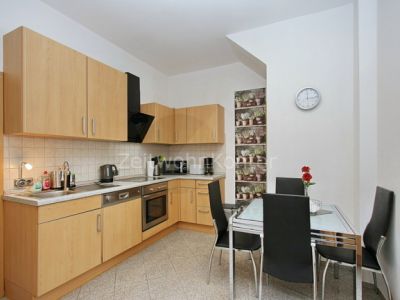 ZeitwohnKontor: Modern in ruhiger Lage mit guten Anschluss, WLAN und PKW-Stellplatz