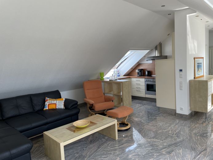 Voll m&ouml;blierte DG-Wohnung 55 m&sup2; in Reinbek