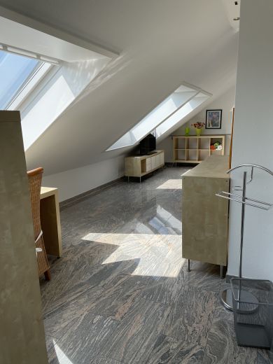 Voll m&ouml;blierte DG-Wohnung 55 m&sup2; in Reinbek