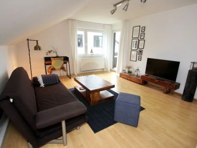 Schickes Apartment in ruhiger, guter Lage Nähe Ruhrufer, WLAN aktiv, mit Balkon / Chic apartment in a quiet, good location near the Ruhrufer, WiFi active, with balcony