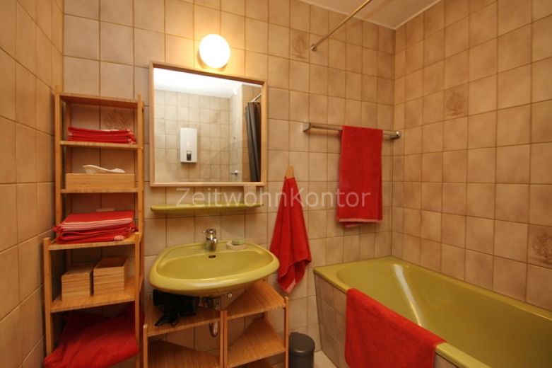 Schickes Apartment in ruhiger, guter Lage N&auml;he Ruhrufer, WLAN aktiv, mit Balkon / Chic apartment in a quiet, good location near the Ruhrufer, WiFi active, with balcony