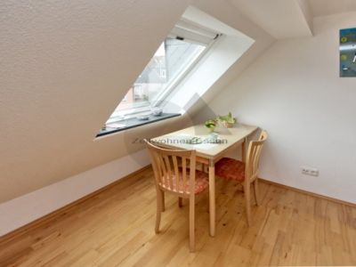 ZeitwohnKontor: Hochwertig im modernen Landhausstil: 2-Raumwhg mit Balkon in ruhiger, zentraler Lage