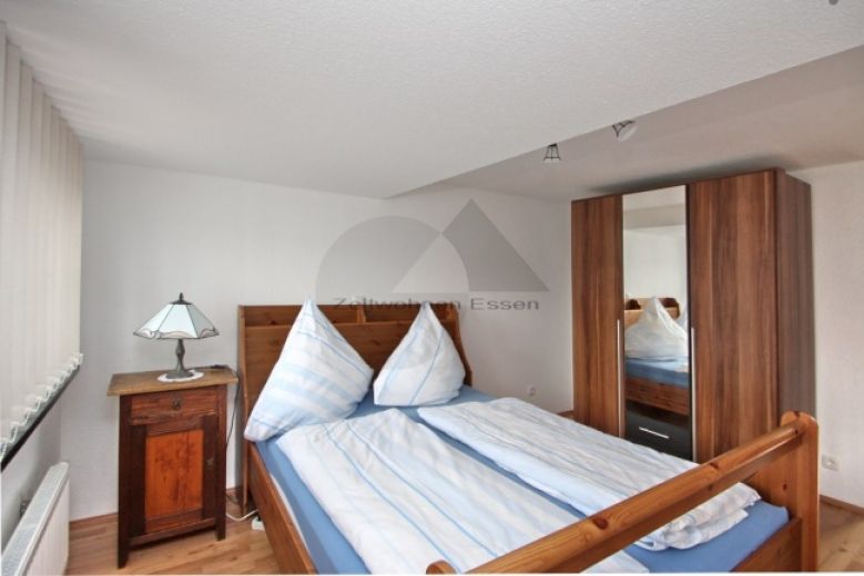 ZeitwohnKontor: Hochwertig im modernen Landhausstil: 2-Raumwhg mit Balkon in ruhiger, zentraler Lage