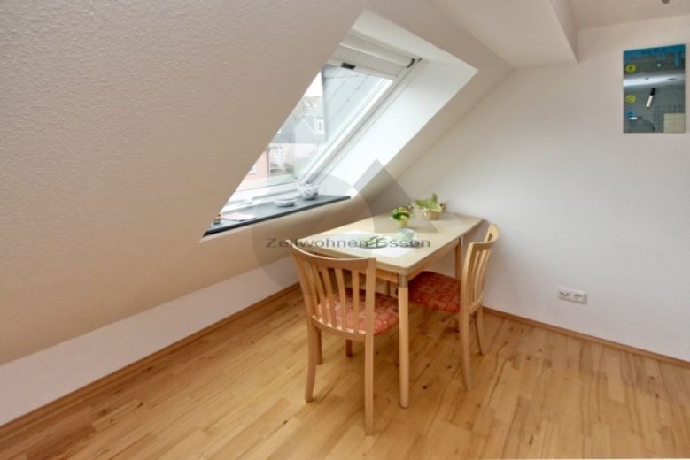 ZeitwohnKontor: Hochwertig im modernen Landhausstil: 2-Raumwhg mit Balkon in ruhiger, zentraler Lage