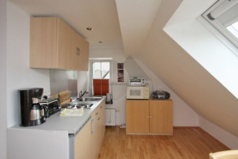 ZeitwohnKontor: Hochwertig im modernen Landhausstil: 2-Raumwhg mit Balkon in ruhiger, zentraler Lage