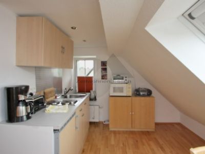 ZeitwohnKontor: Hochwertig im modernen Landhausstil: 2-Raumwhg mit Balkon in ruhiger, zentraler Lage