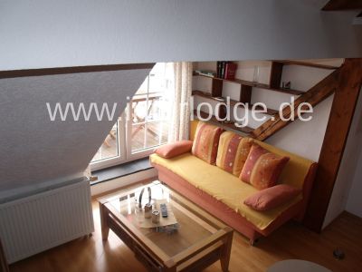 INTERLODGE Freundlich möblierte Wohnung mit Balkon in ruhiger Seitenstr. in Essen-Frohnhausen.