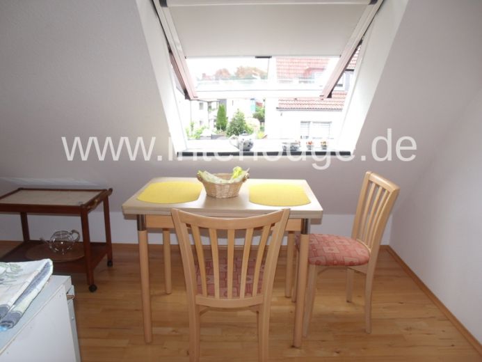 INTERLODGE Freundlich möblierte Wohnung mit Balkon in ruhiger Seitenstr. in Essen-Frohnhausen.